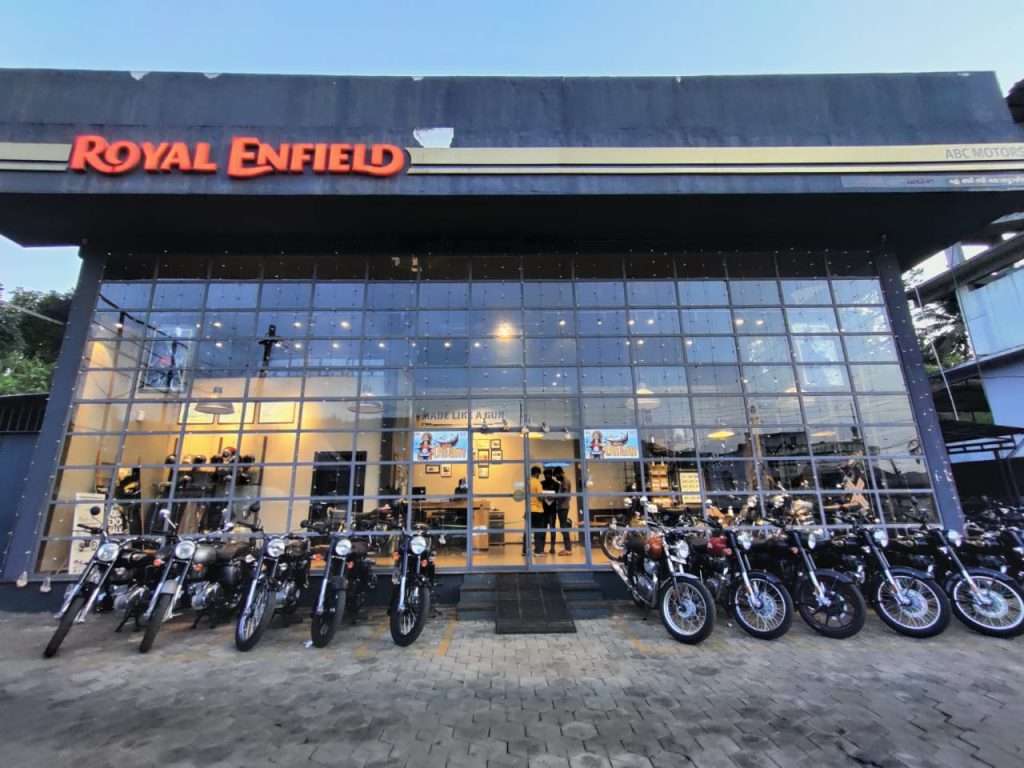 royal enfield service centre mayapuri