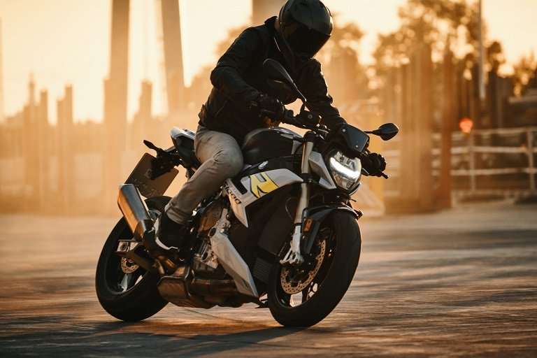 2021 BMW S 1000 R India