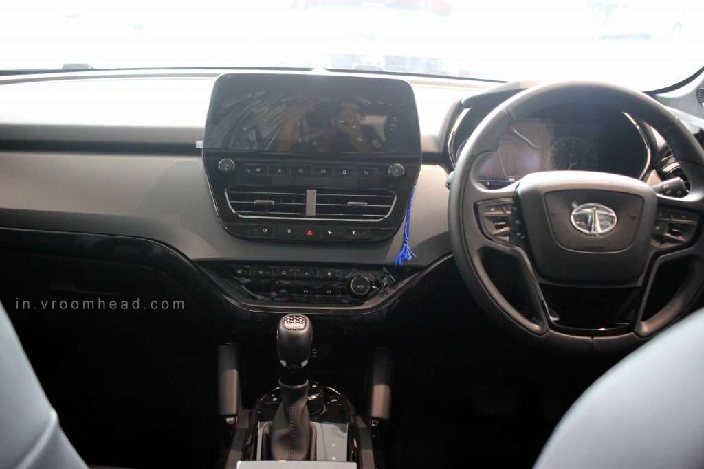 2021 tata harrier dark edition cabin