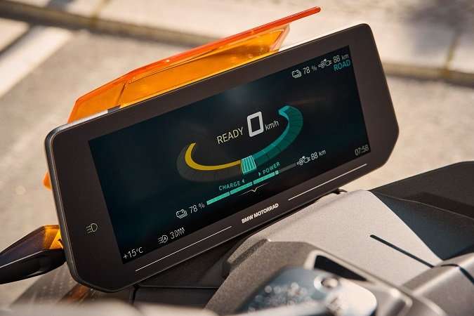 BMW CE 04 Electric scooter tft screen