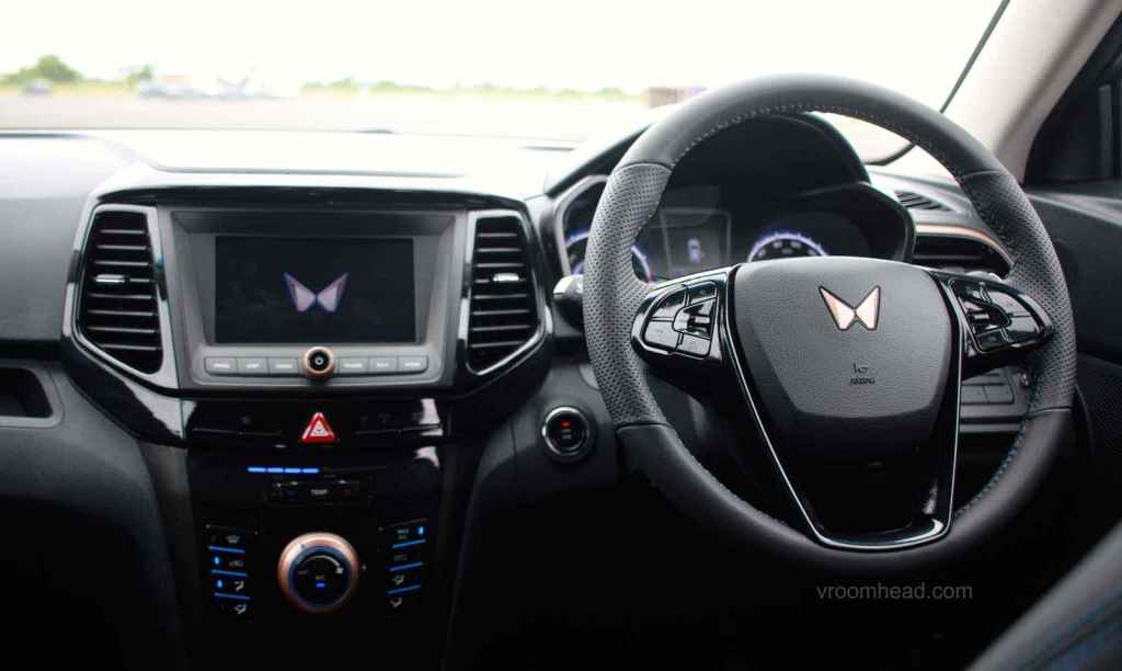 mahindra xuv 400 interior