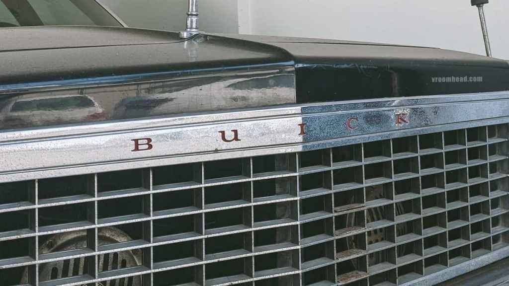 1976 Buick Lesabre custom sedan grille