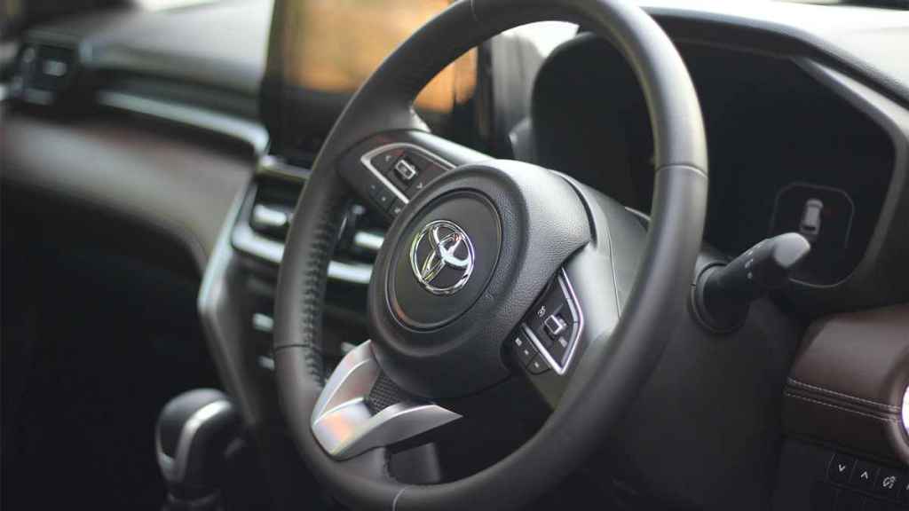 Toyota Hyryder hybrid steering
