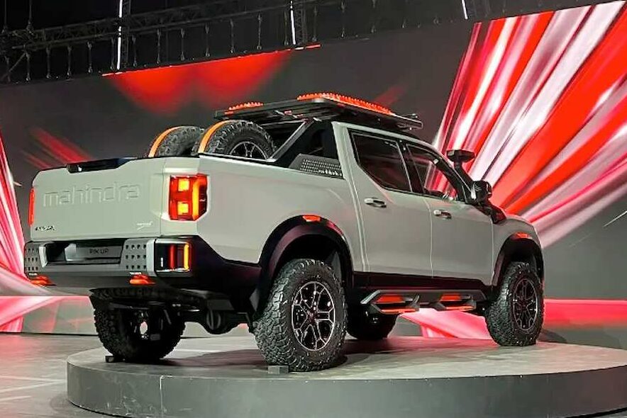 mahindra-global-pickup-z121-reveal