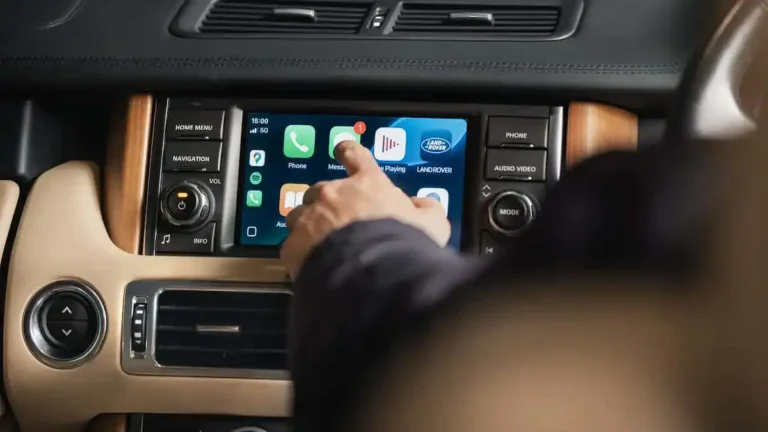 Land Rover’s Official Apple CarPlay Retrofit Kit Won’t Come to the US