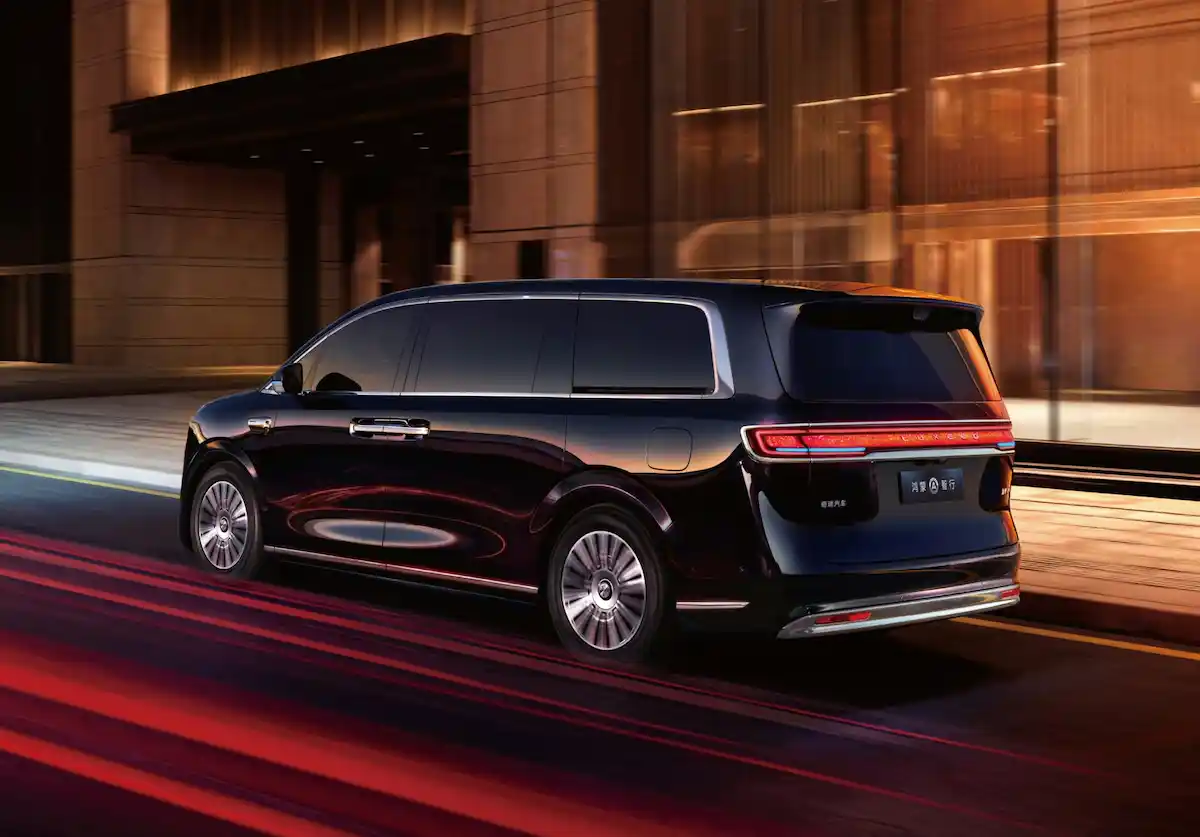 Luxeed V9 EREV MPV Revealed In Images: To Get Helmet Airbag, 1,200km Range And Oxygen Generator 4