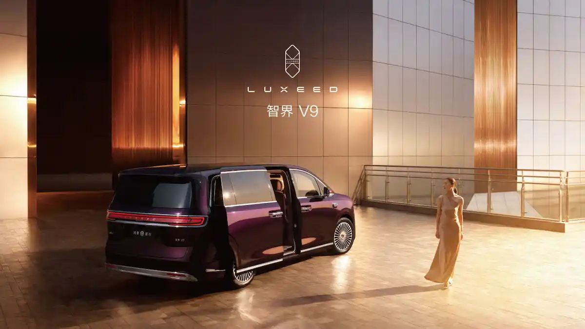 Luxeed V9 EREV MPV Revealed In Images: To Get Helmet Airbag, 1,200km Range And Oxygen Generator 2