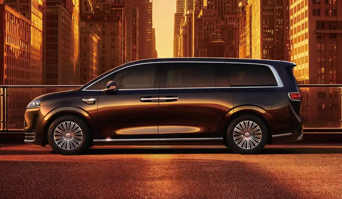 Luxeed V9 EREV MPV Revealed In Images: To Get Helmet Airbag, 1,200km Range And Oxygen Generator 5