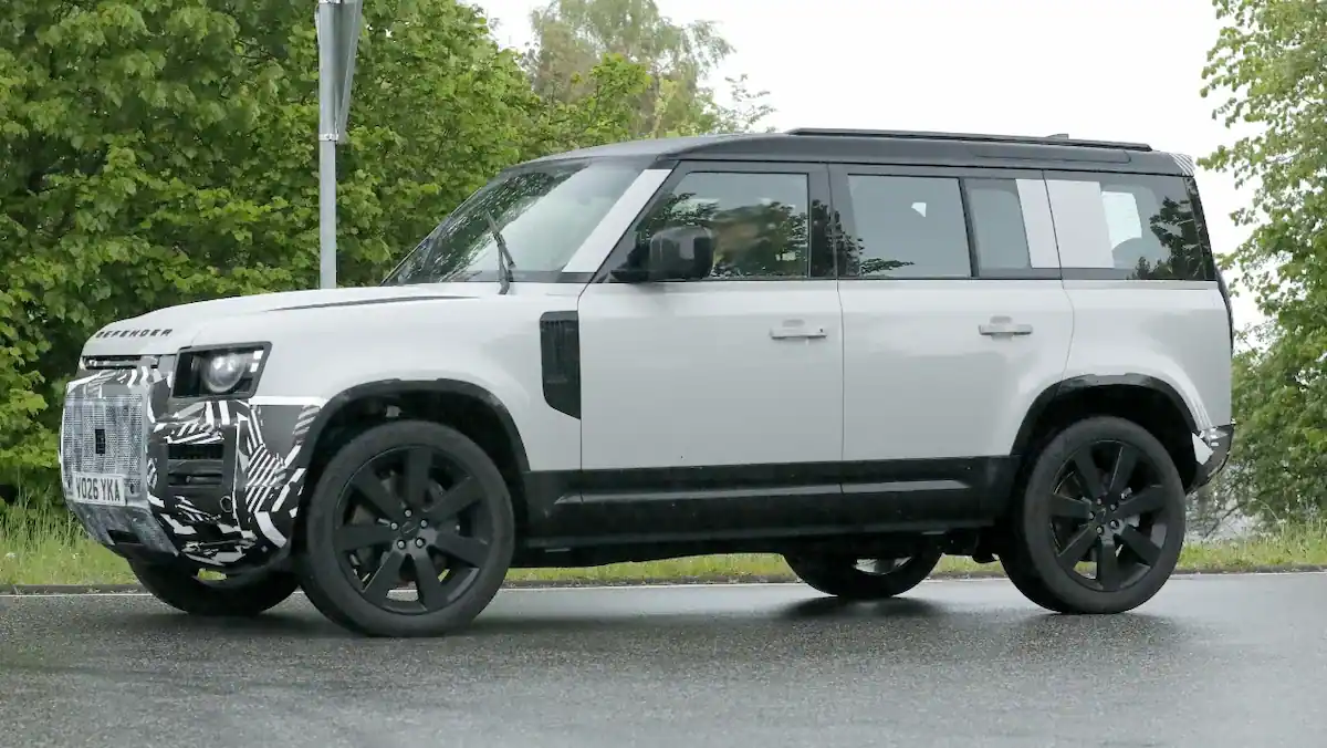 Land Rover Defender Facelift In The Works: Big Updates Coming! 2