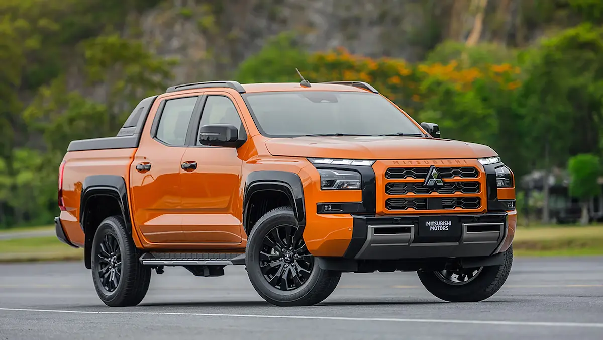honda mitsubishi pickup truck